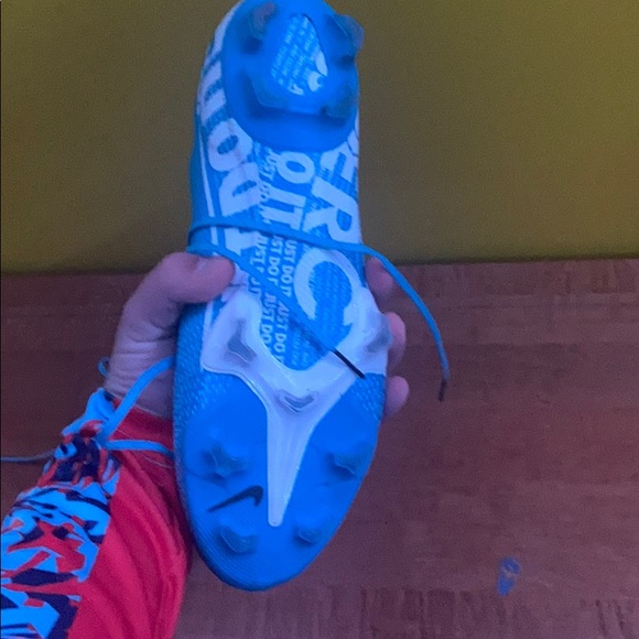 Nike super fly cleats size 11 - Picture 3 of 3